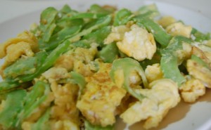 Fried egg with bitter gourd